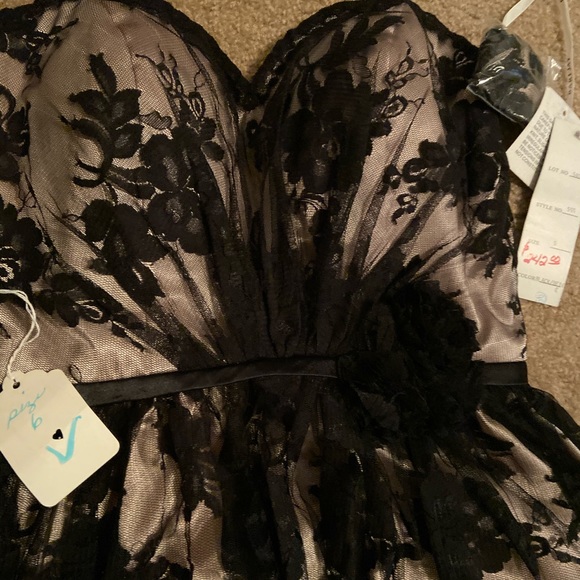 Sexy Boutique Dress NBW!!! - Picture 6 of 8